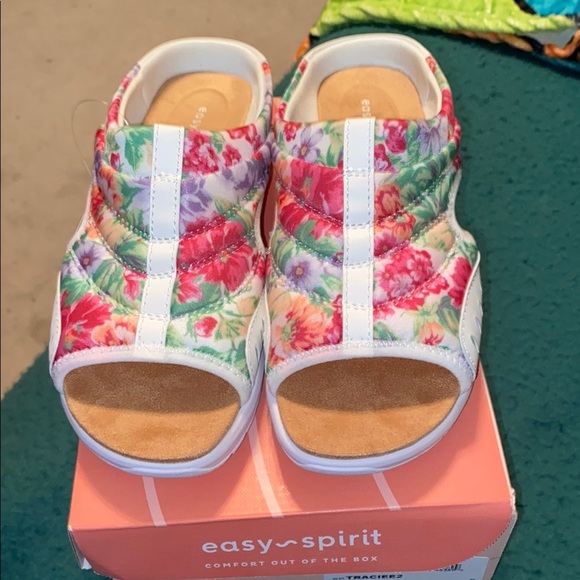 Easy Spirit Traciee2 Floral Slides Sandals Size 8 Wide NIB - Picture 1 of 5